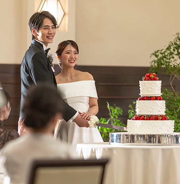 ウエディングの披露宴会場オリエンタル風景