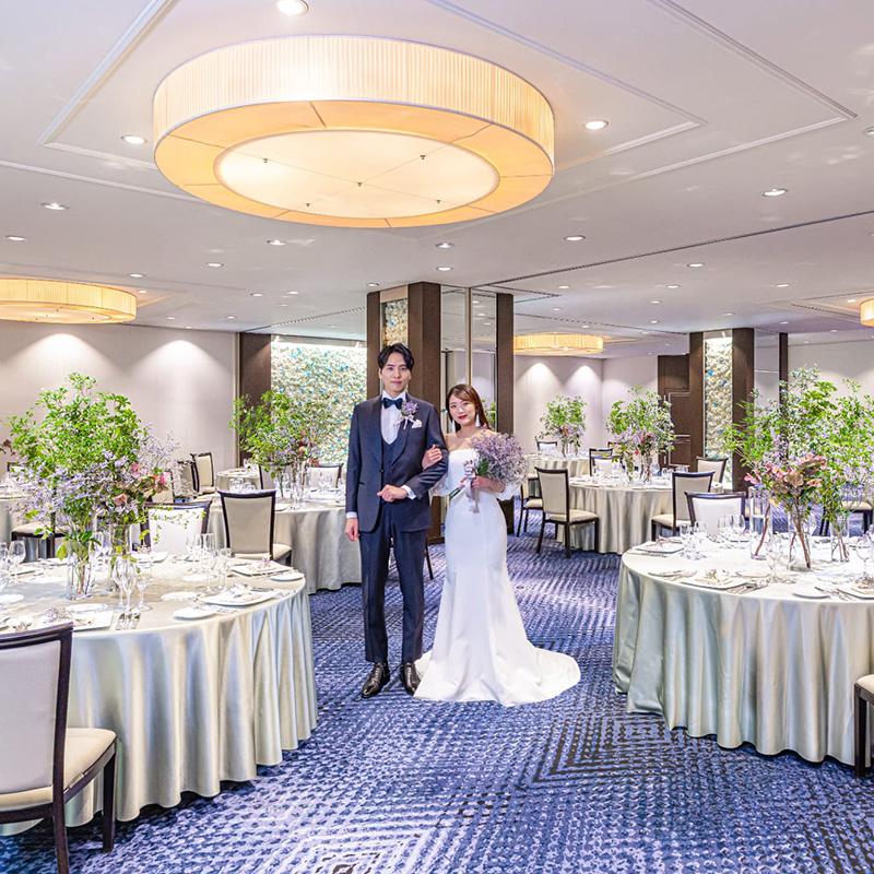 ウエディングの披露宴会場ローズ風景