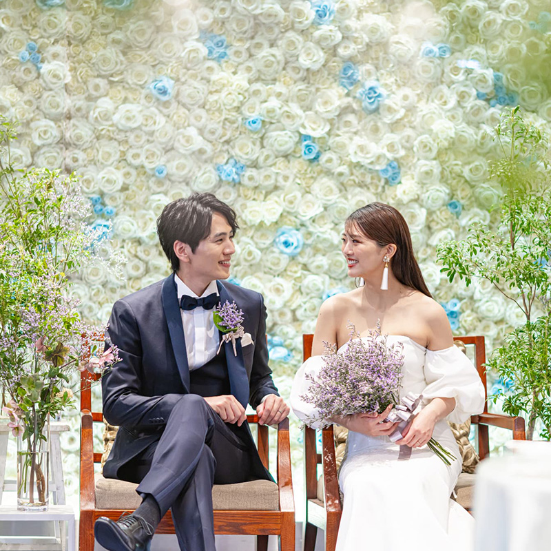 ウエディングの披露宴会場ローズ風景