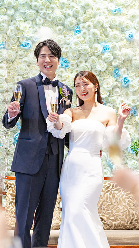 ウエディングの披露宴会場ローズ風景