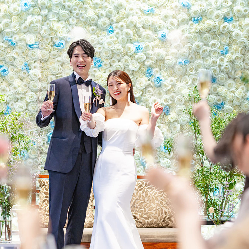 ウエディングの披露宴会場ローズ風景