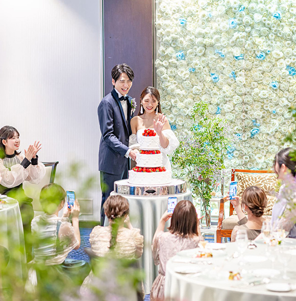 ウエディングの披露宴会場ローズ風景