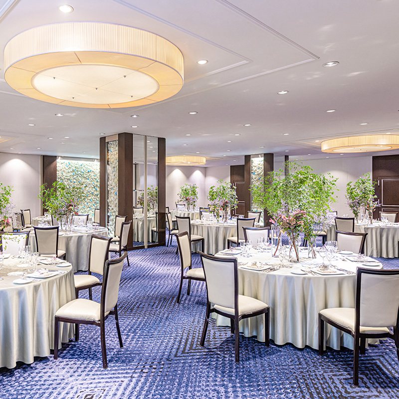 ウエディングの披露宴会場ローズ風景